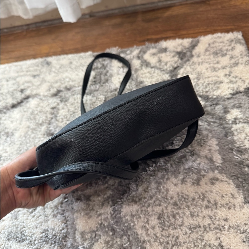 Crossbody Guess - Picture 3 of 4